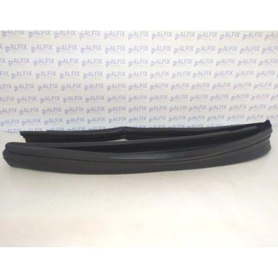 Уплотнительная резинка стекла двери AMULET прав. A11-5206112 (шт.)