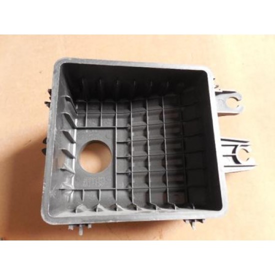 Корпус воздушного фильтра LANOS - нижняя крышка 96182219 (шт.)