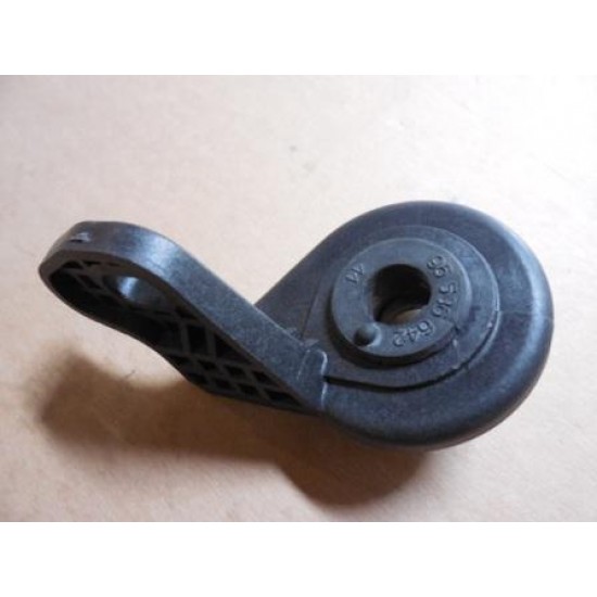 Кронштейн радиатора AVEO-3 верхний правый "GM" 96536671 (шт.)