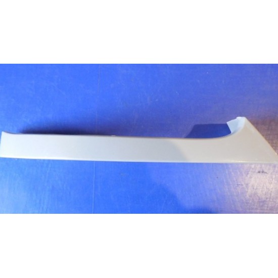 Накладка фары (ресничка) LANOS правая  96304657 (шт.)