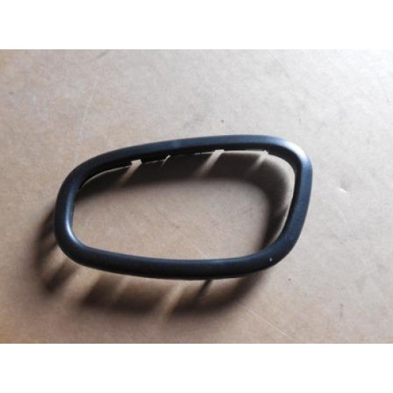 Облицовка внутренней ручки LANOS T-100 левая 96238359/tf69y0-6105359 (шт.)